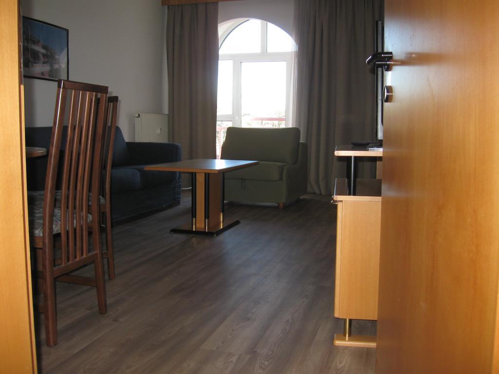 Holiday Apartments Warmbad Филах Екстериор снимка