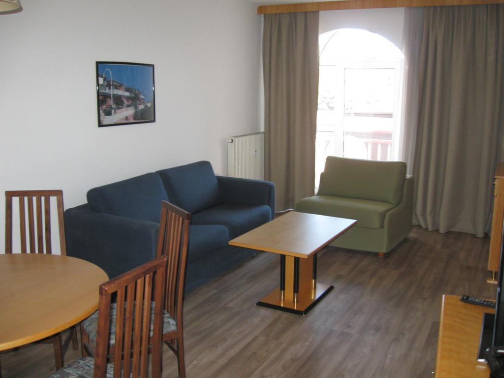 Holiday Apartments Warmbad Филах Екстериор снимка